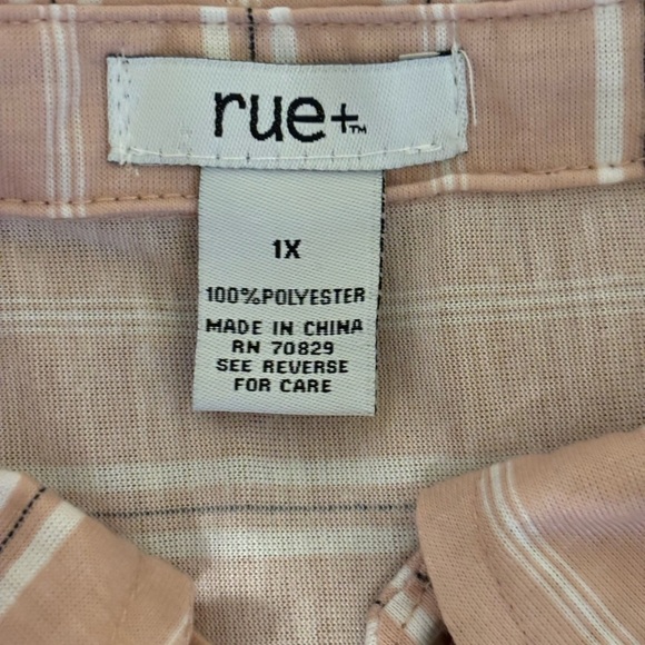 Rue21 Pink and White Crop Button Down Shirt - Picture 2 of 7